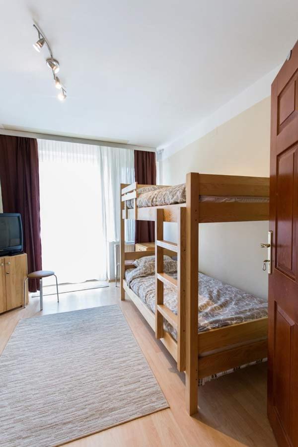 Hostel Day 'N' Night Ni エクステリア 写真