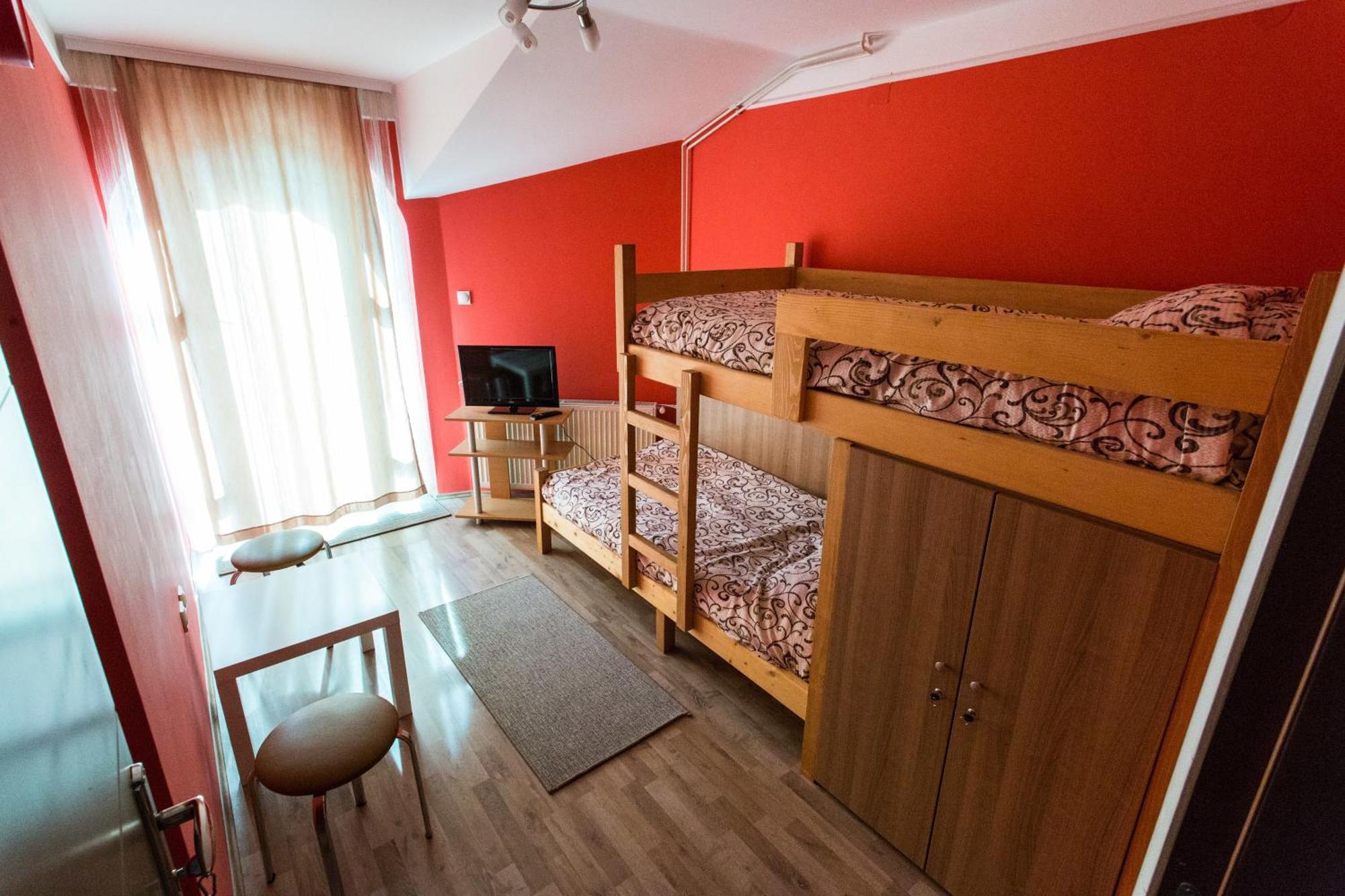 Hostel Day 'N' Night Ni 部屋 写真