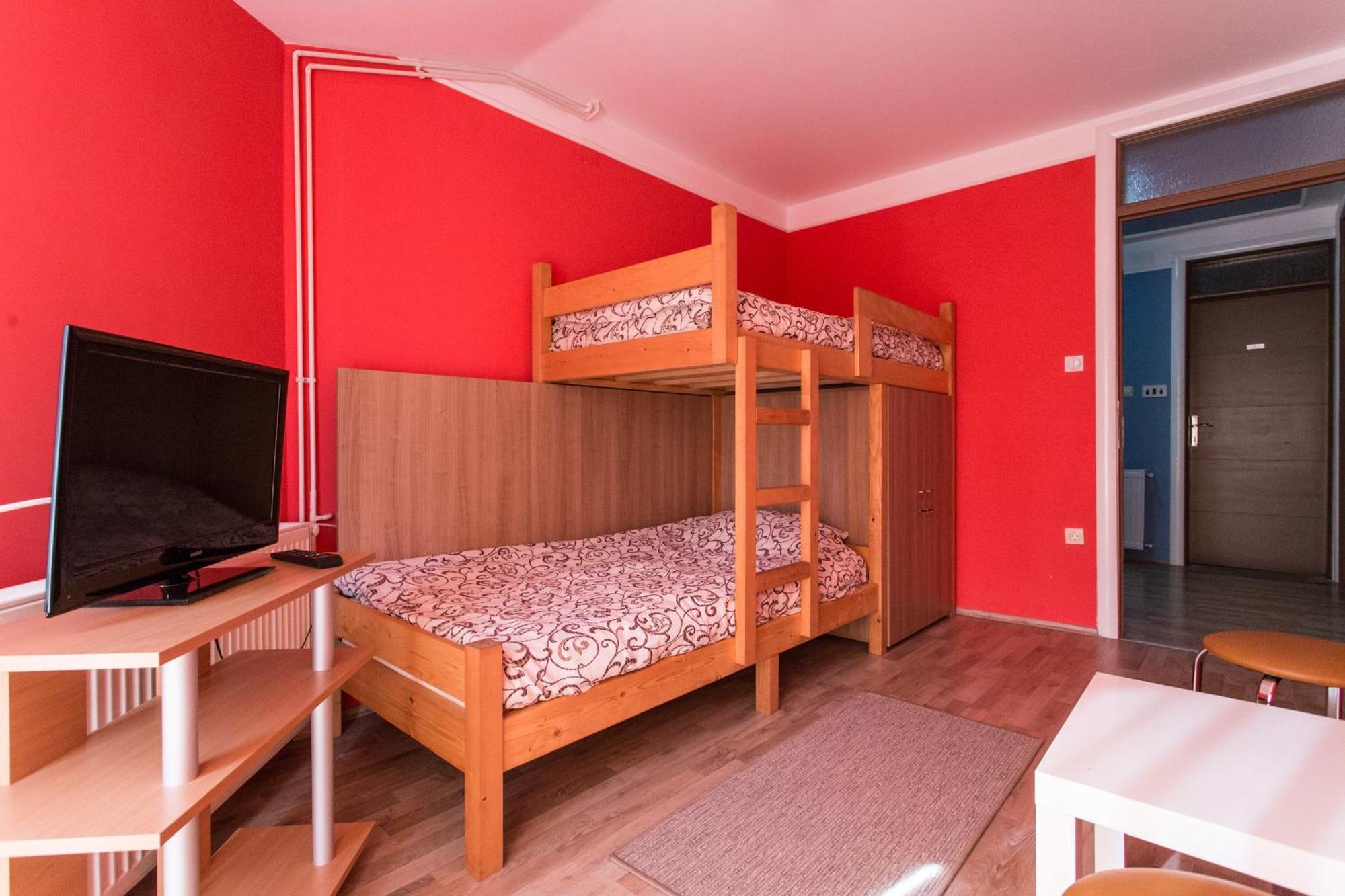 Hostel Day 'N' Night Ni 部屋 写真