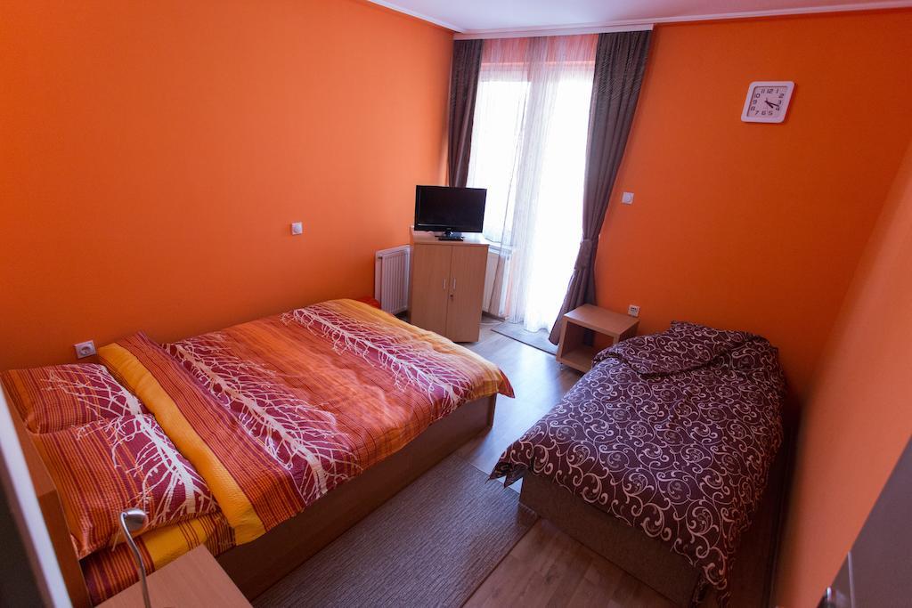 Hostel Day 'N' Night Ni 部屋 写真