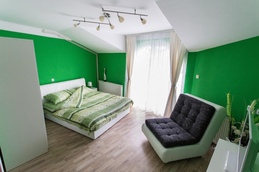 Hostel Day 'N' Night Ni 部屋 写真