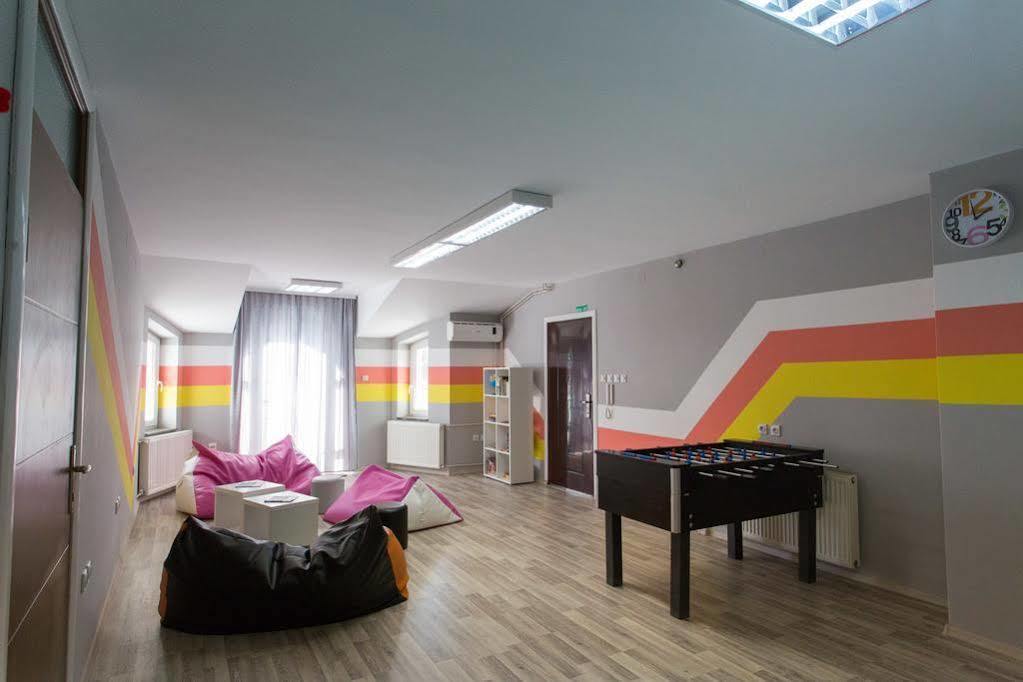 Hostel Day 'N' Night Ni エクステリア 写真