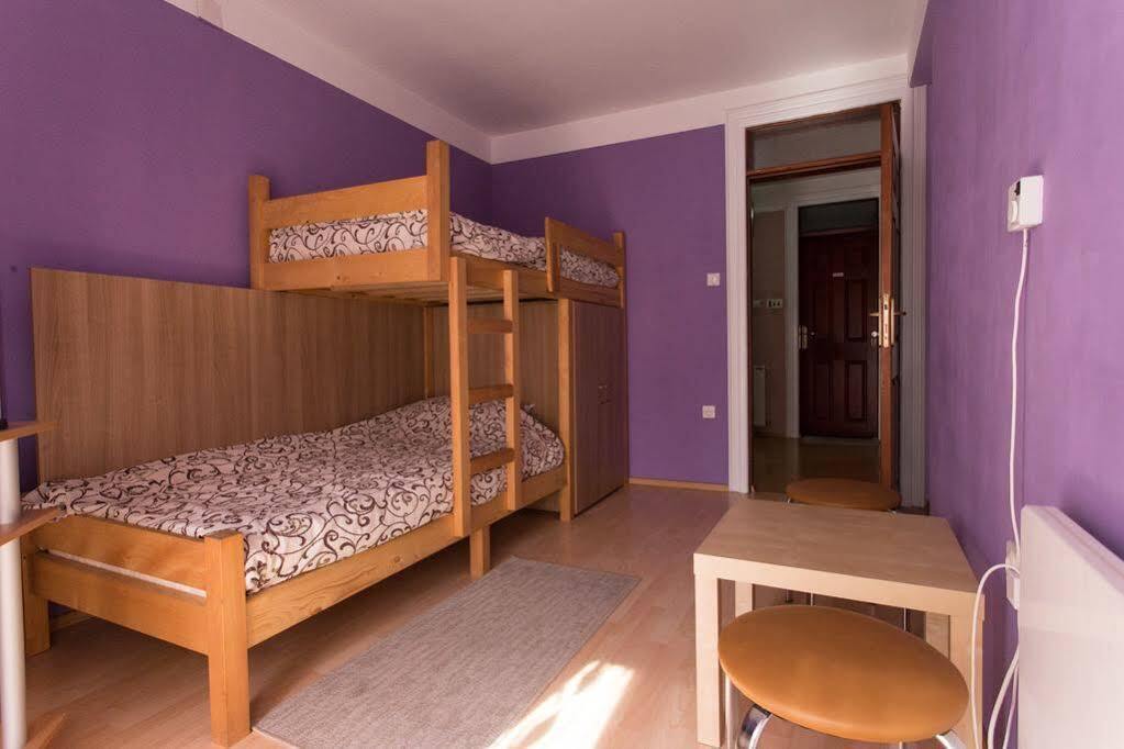 Hostel Day 'N' Night Ni エクステリア 写真
